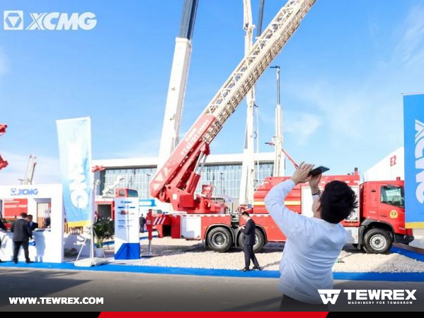 The highest in the industry! XCMG launches China's first 40-meter straight curved arm ladder fire truck