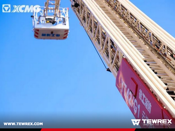 The highest in the industry! XCMG launches China's first 40-meter straight curved arm ladder fire truck