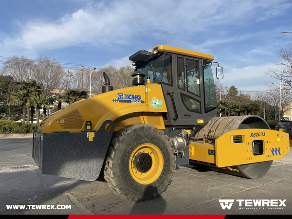 Algeria - 2 Units XCMG Single Drum Vibratory Roller XS203J