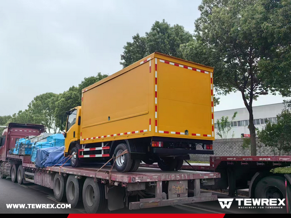 Mexico - 1 Unit ISUZU CLW5040XJXADR Maintenance Vehicle 