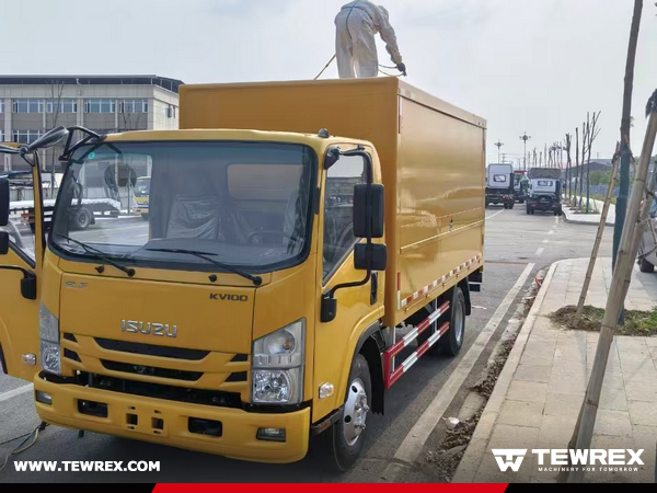 Mexico - 1 Unit ISUZU CLW5040XJXADR Maintenance Vehicle 