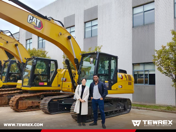 Ecuador Client Visited Caterpillar Factory
