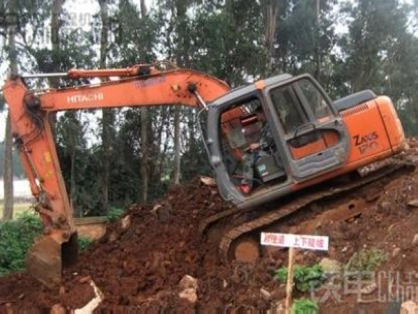 Safe and Efficient Techniques for Excavator Operation on Slopes