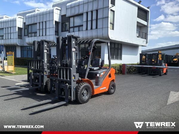 Argentina - 3 Units LONKING CPQYD25 Forklifts and 6 BF25W Pallet Trucks