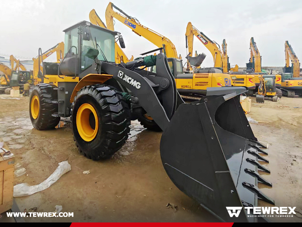 Mozambique - 1 Unit XCMG LW500FN Wheel Loader and 1 Unit XCMG GR215 Motor Grader 