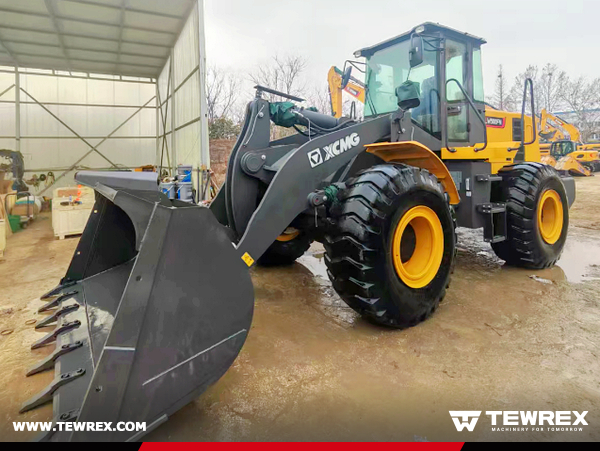 Mozambique - 1 Unit XCMG LW500FN Wheel Loader and 1 Unit XCMG GR215 Motor Grader 