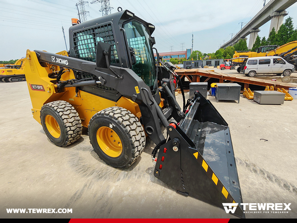 Moldova - 1 Unit XCMG XC8-S3570 Backhoe Loader & 1 XCMG XC7-SR10 Skid Steer Loader