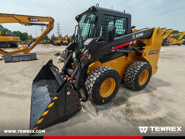 Moldova - 1 Unit XCMG XC8-S3570 Backhoe Loader & 1 XCMG XC7-SR10 Skid Steer Loader