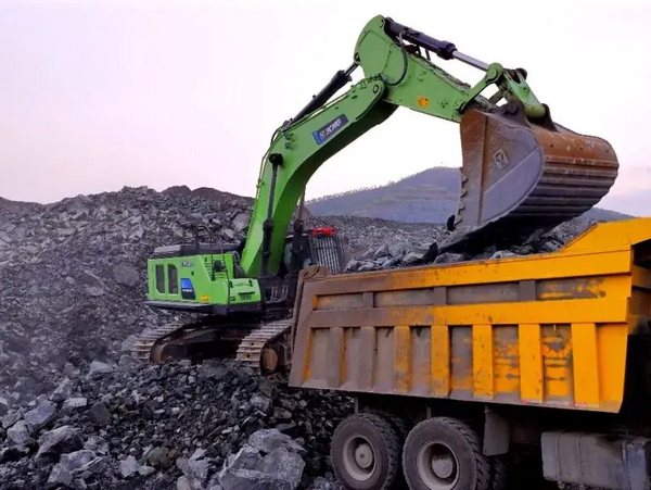 China's Excavator Sales Rise 26.4% in H1 2026