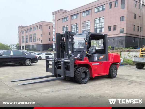 UK - 1 Unit LONKING LG80DT Container Forklift 