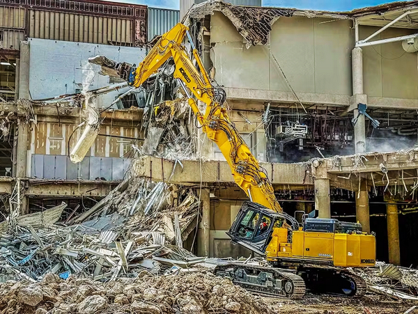 KOBELCO Launches SK650DLC-11 Demolition Excavator with Flexible High-Reach Configurations