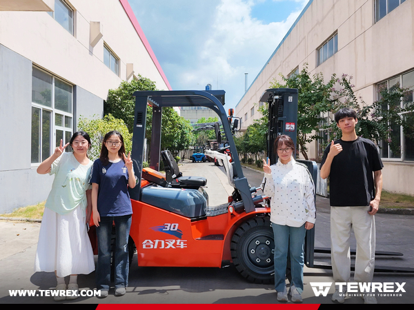 TEWREX Team Takes on Factory Vlog Challenge Ahead of Newcomer Competition