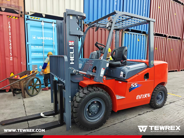 Venezuela - 1 Unit SANY SS270V Skid Steer Loader & 2 HELI Forklifts