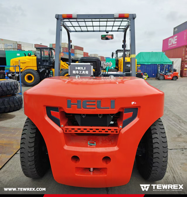 Venezuela - 1 Unit SANY SS270V Skid Steer Loader & 2 HELI Forklifts